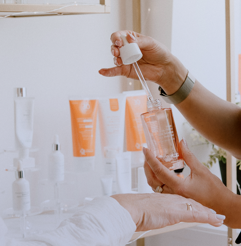 Le rôle de l’esthéticienne : pourquoi les soins doivent rester personnels